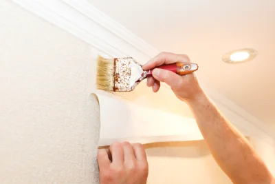 Pose de papier peint au Bastit — revêtements muraux et toiles de verre